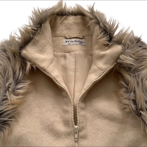 Felted wool vest with faux fur trim - Picture 3 of 3